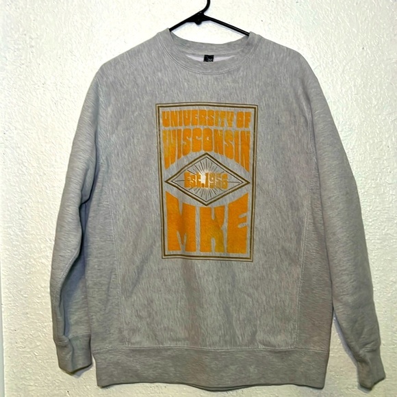 Upscale Apparel gray University of Wisconsin thick sweat shirt - Picture 1 of 8